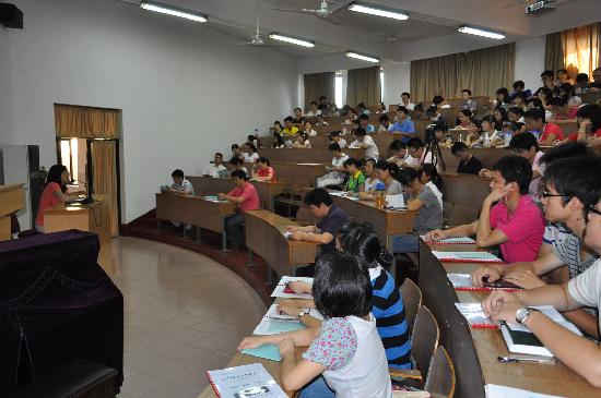 ����•����•�ɳ�����������ѧԺ������ѧ��ϵ�л