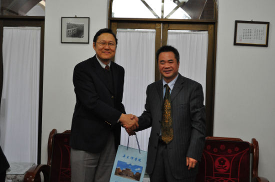 л����Ժ���Ӵ��¼�����һ��ѧԺ������