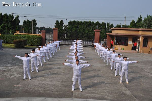 华东神学院举行秋季运动会 华东神学院举行秋季运动会
