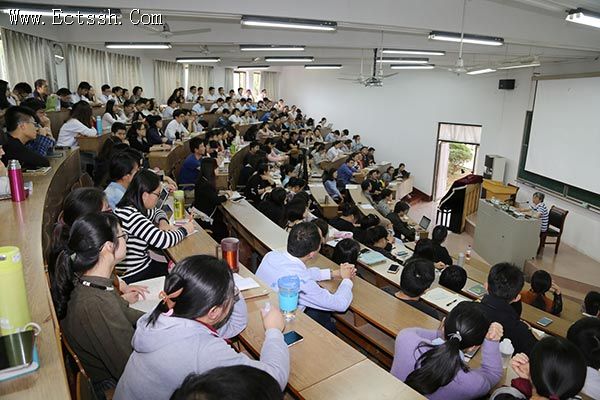 华东神学院举行全院讲座 华东神学院举行全院讲座