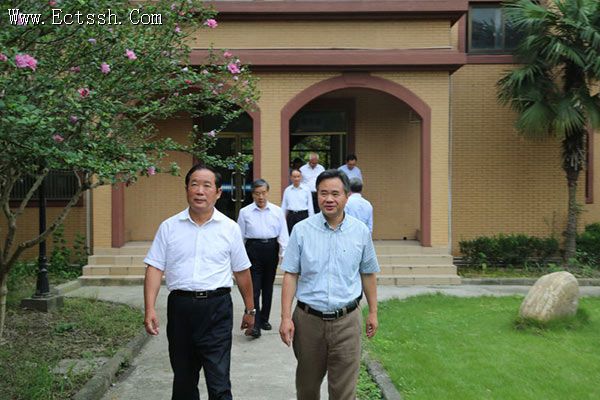 全国政协民宗委调研组访问华东神学院 全国政协民宗委调研组访问华东神学院