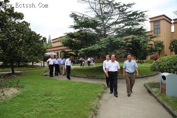 全国政协民宗委调研组访问华东神学院 全国政协民宗委调研组访问华东神学院