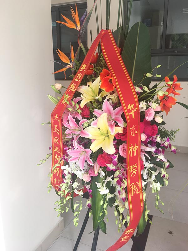 王圣民老师举行新书发布会 王圣民老师举行新书发布会