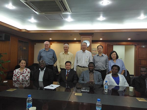 谢炳国牧师接待乌干达圣公会首席大主教斯坦利•恩塔加利一行 谢炳国牧师接待乌干达圣公会首席大主教斯坦利•恩塔加利一行