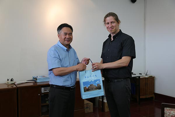 л����Ժ���Ӵ�����ʥ�����������