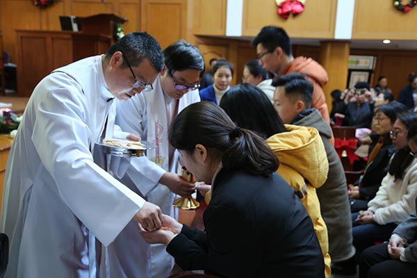 华东神学院举行2018年圣诞感恩献心圣餐礼拜 华东神学院举行2018年圣诞感恩献心圣餐礼拜