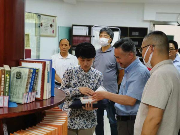 �����ھֻ����ֳ��߷�ο�ʻ�����ѧԺ